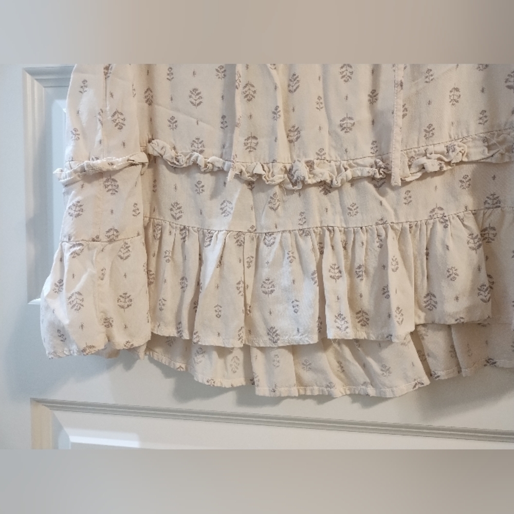 Wall Flower White Ruffled Tank Top Blouse - Picture 7 of 12